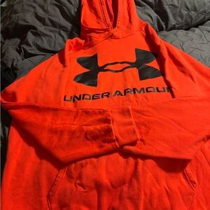 Men’s Under Armor pull over hoodie.